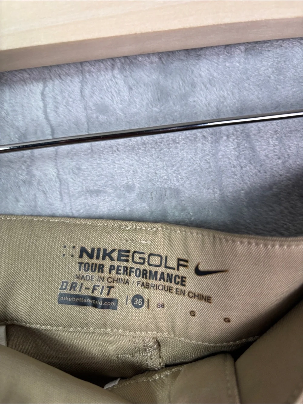 Nike Golf Khaki Tan Athletic Shorts Men’s Size 36